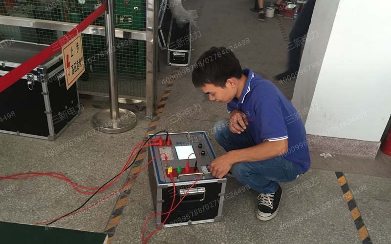 三新技术员操作变频电源控制谐振升压