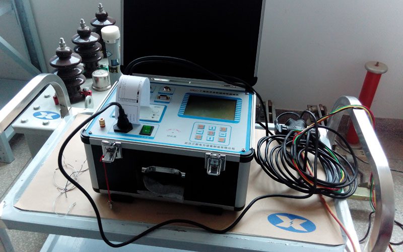 三新为山东呈祥高压开关机械特性测试仪做出厂试验